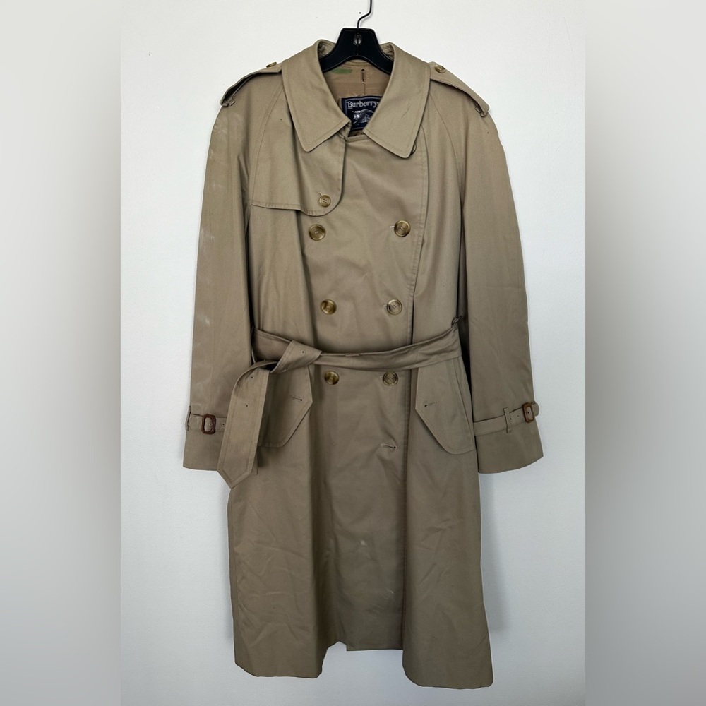 Burberry trench coat size 40 regular